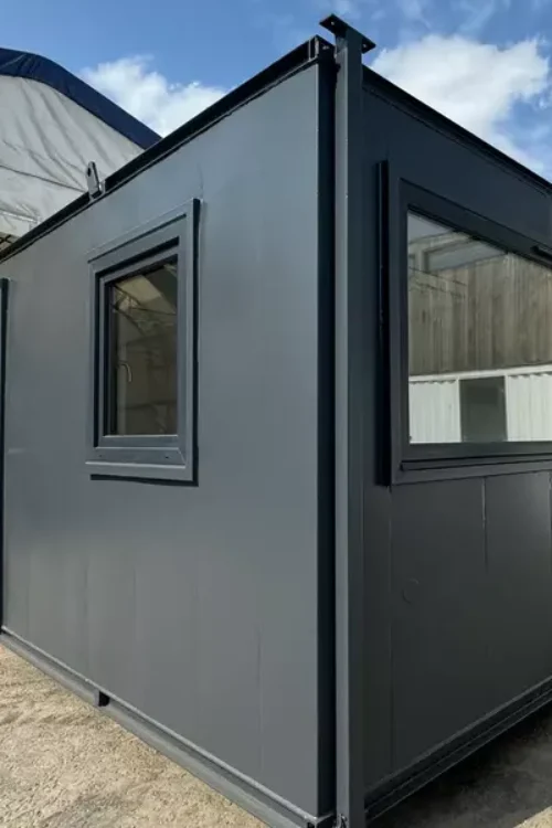 OFICINA CONTENEDOR DE 7,3 X 2,7 M