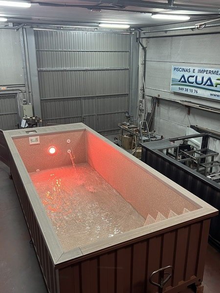Contenedor piscina de 6m x 2,4 m